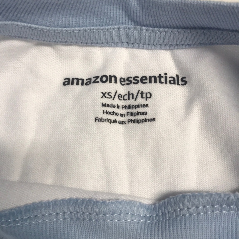 NWOT Amazon Essentials Color Block Tee - Size XS - Picture 3 of 3